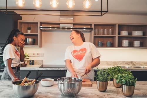 Students-in-the-kitchen