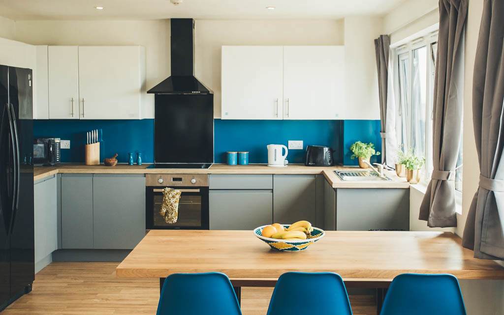 lulworth-student-accommodation-bournemouth-kitchen-blue-2